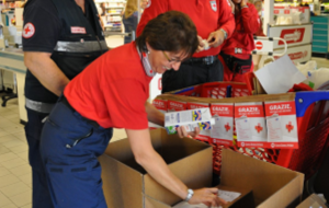 una-raccolta-alimentare-della-Croce-Rossa-300x191