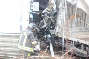 Camion-precipitato-dal-viadotto-autostrada-a24-carsoli-3