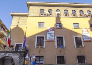particolare_della_facciata_del_Comune_2