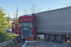 Incidente-camion-autostrada-1