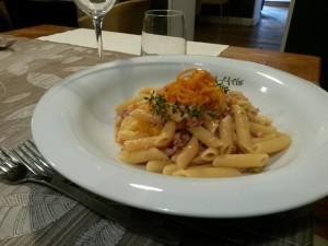 PENNE RAGU BIANCO