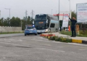 autobus-in-panne-2-polizia