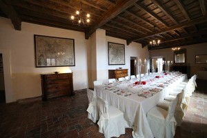 castello-di-roccagiovine-interno-sala