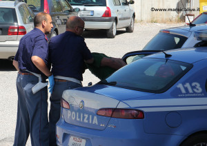 polizia-arresto-della-volante-2