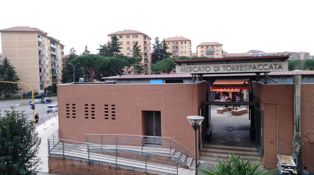 mercato torre spaccata