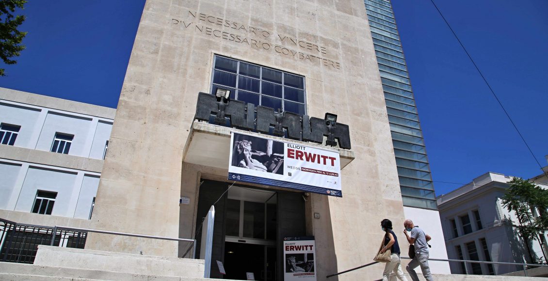 mostra edificio esterno