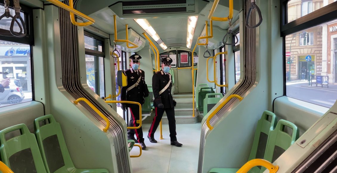 carabinieri autobus roma