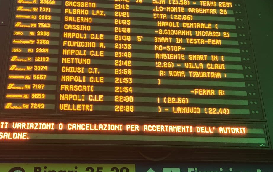 ritardi treni stazione termini