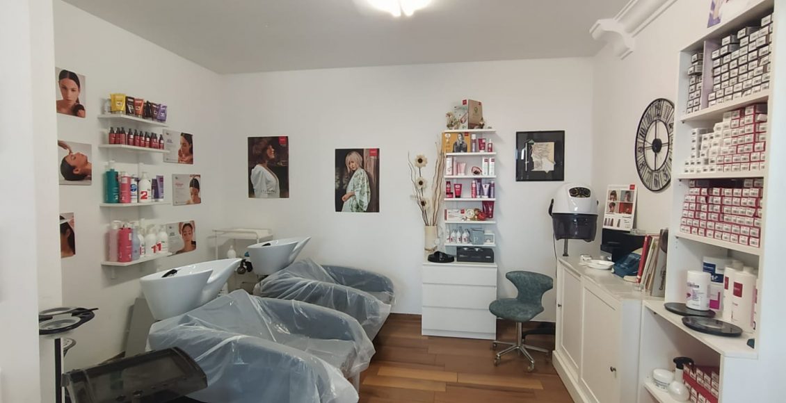 parrucchiera interno