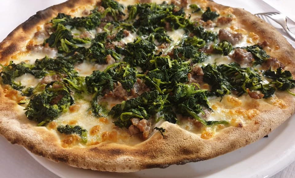 il casello pizza salsiccia e verdura