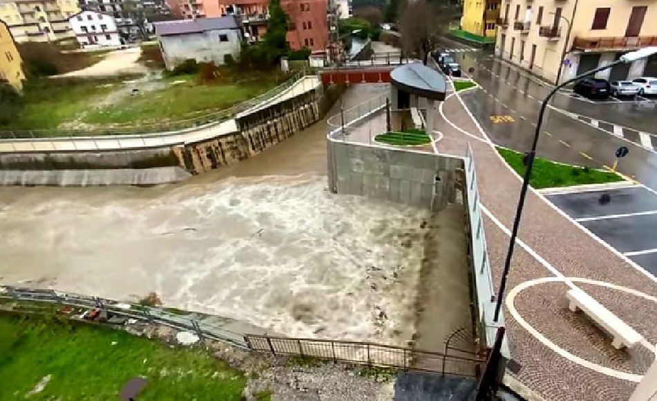 fiume turano pe la porta 6 dic 2020
