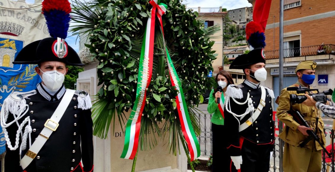 carabinieri in alta uniforme