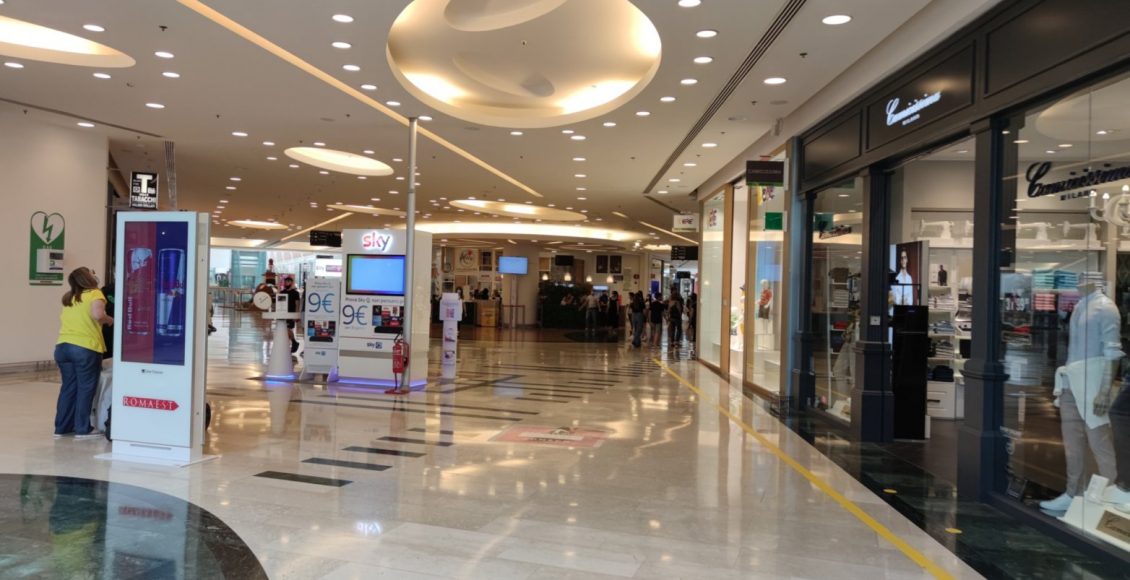 centro commerciale roma est giugno 2021