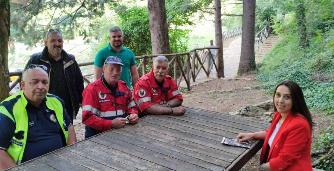 velia nazzarro con associazioni grotte di pietrasecca