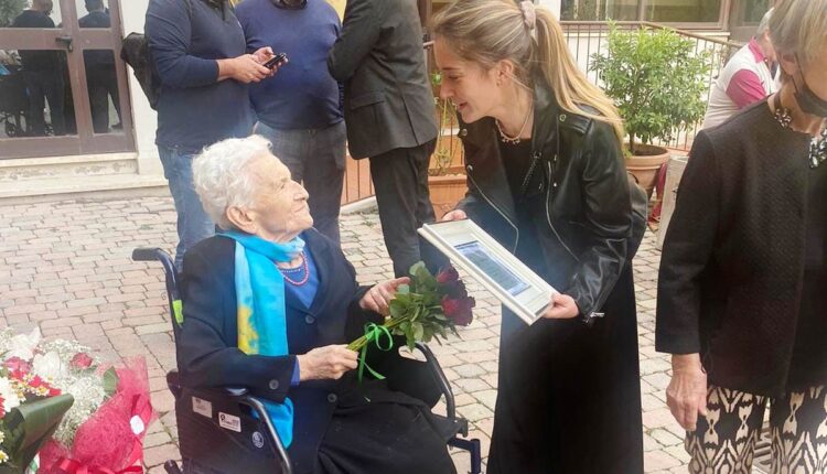 La nonnina di Marcetelli festeggia i suoi primi cento anni ConfineLive