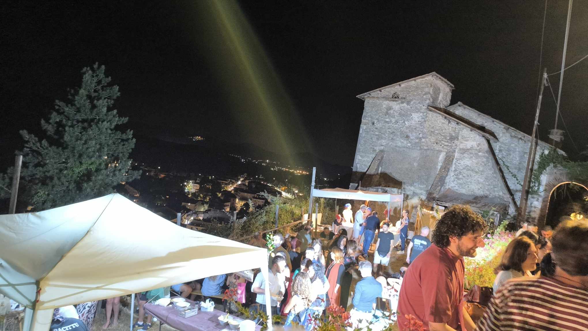 A Carsoli sold out per la notte di Bacco nell antico borgo ConfineLive