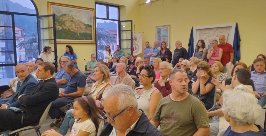 pubblico in sala consiliare premio la portella 2025